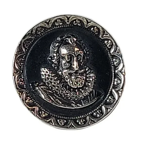 Vintage Swank Large Willian Shakespeare Round Silver Tone Cuff Links Whale Back